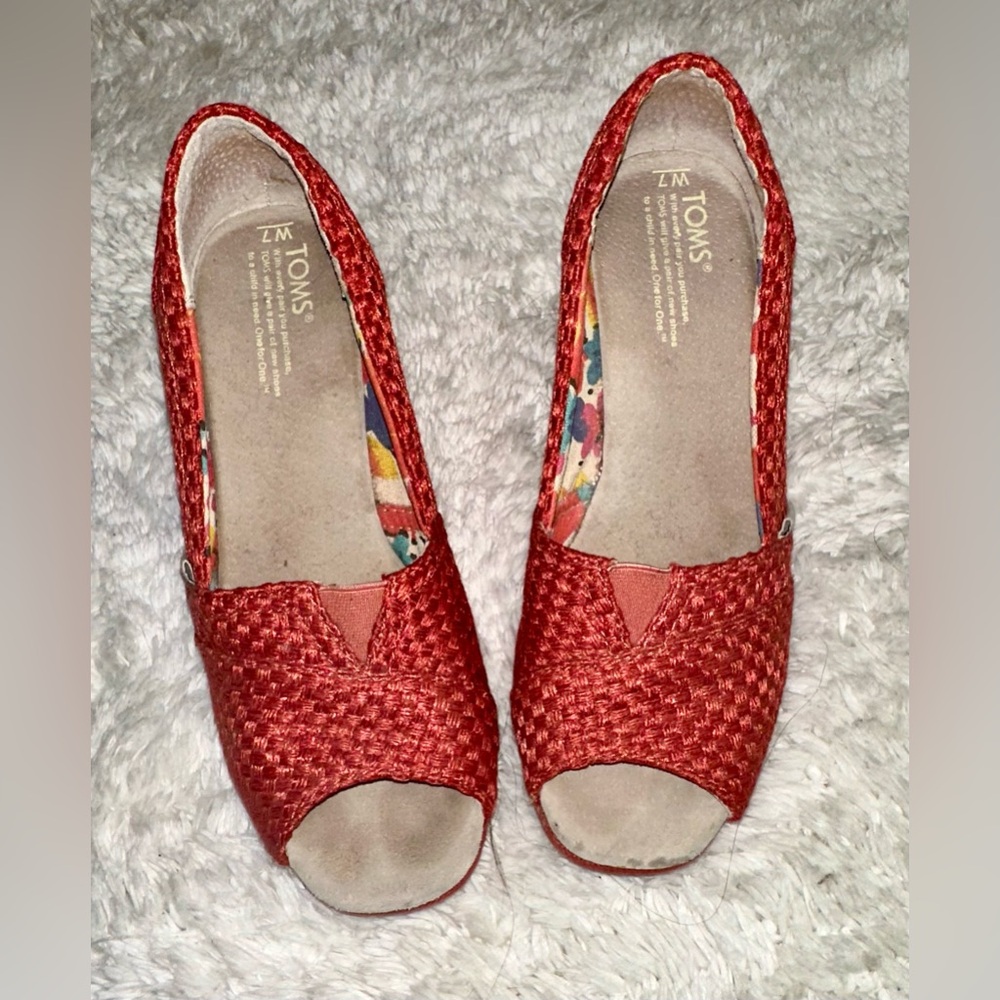 TOMS Savannah Burnt Red Woven Raffia Wedge - Women  Color: Red  Size: W7